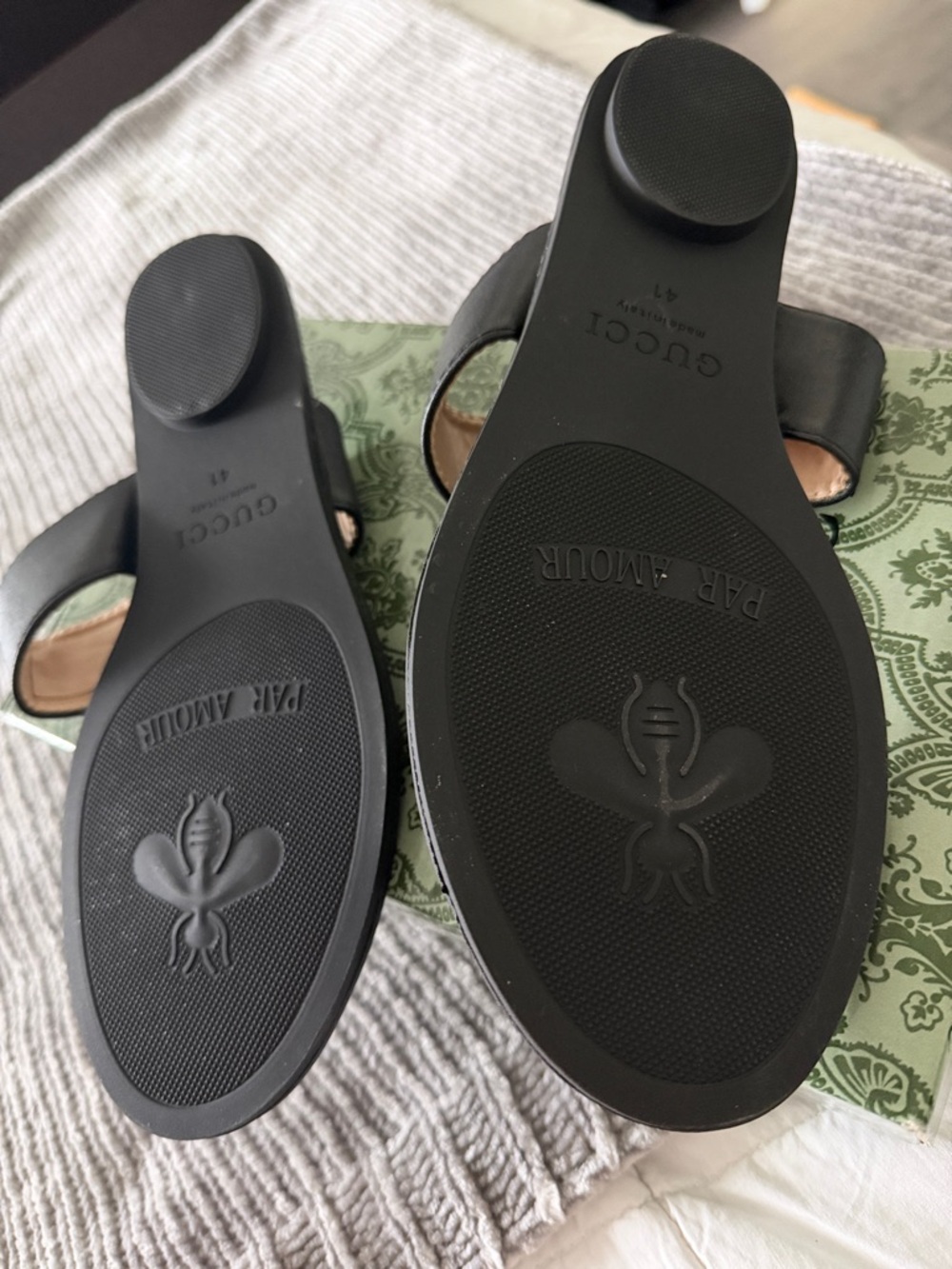 Gucci Black Leather Slide Sandals with Gold Double G - Picture 2 of 3